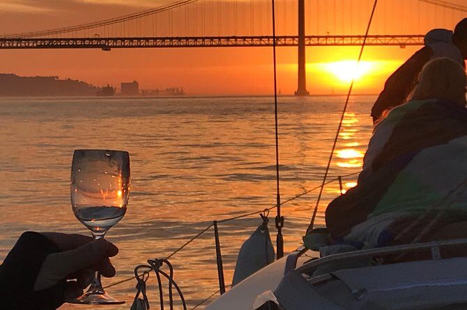 2 Hour Lisbon Sunset and Wine Sailing Tour - Key things to know before you go