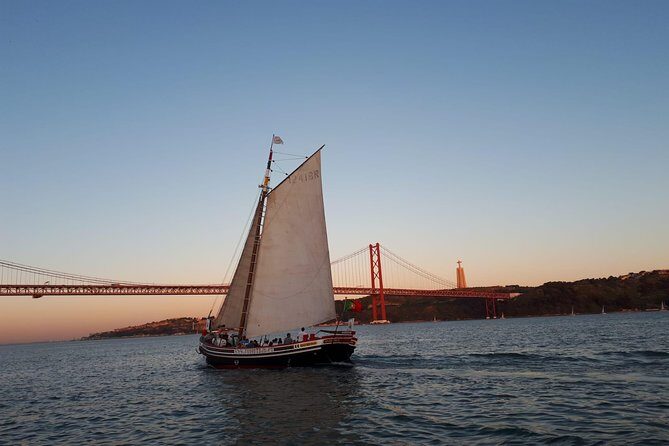 2-Hour Lisbon Traditional Boats Sunset Cruise with White Wine - Boarding in Central Lisbon: Praça do Comércio to the Right Dock
