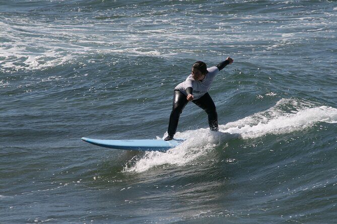Beginners, intermediate and advanced surf lessons - What you’re actually taught: technique, materials, and safety in plain language