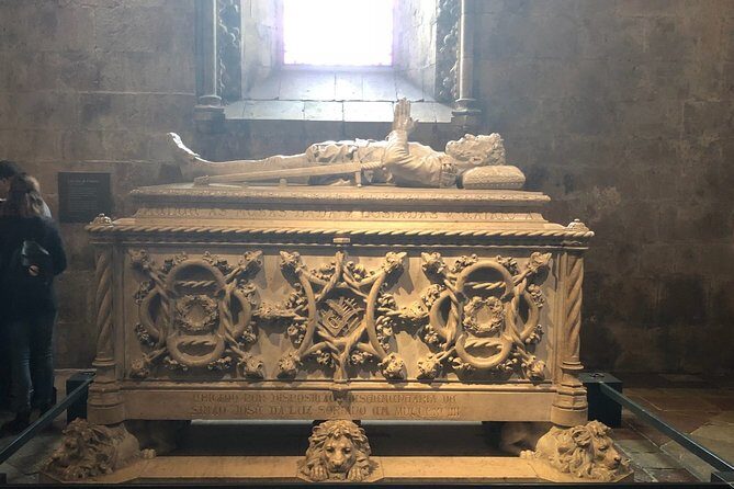 Belem and Jeronimos Monastery Guided Small Group Walking Tour - Belém Tower area and the Monument to the Discoveries (even when things are closed)