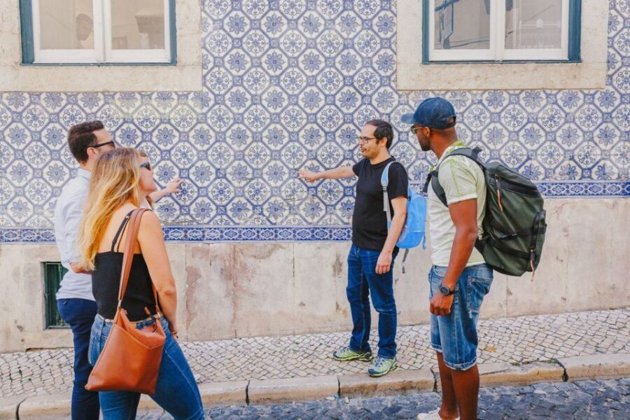 Best of Lisbon Walking Tour: Rossio, Chiado & Alfama - Baixa after the earthquake: seeing the city plan in real time