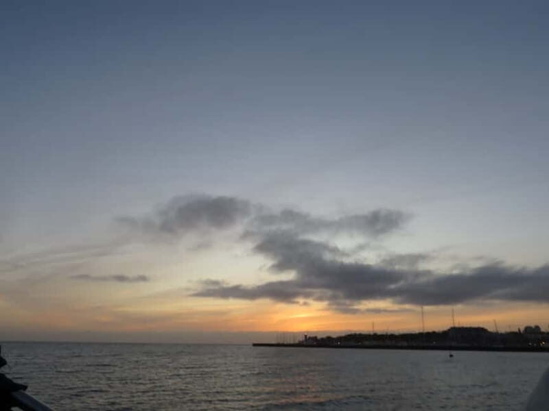 Cascais: Sunset Boat Trip with Welcome Drinks - Onboard Welcome Drinks and the Small-Group Advantage (Max 10)