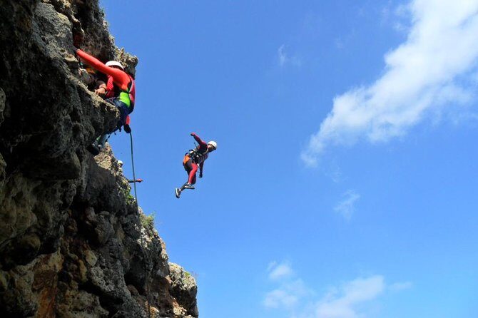 Coasteering at Portinho da Arrábida - Fitness level and weather: the two real limiters