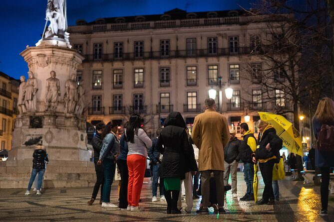 Fado Musical Experience with Portuguese Wine & Appetizers - Duration, group size, and why it matters