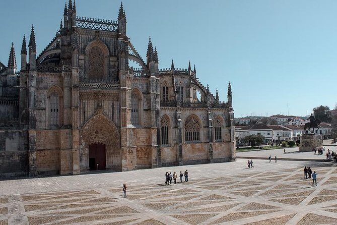 Faith and Heritage: Fátima, Batalha, Nazaré, Óbidos from Lisbon - Forte de São Miguel: a short ticketed stop that adds context