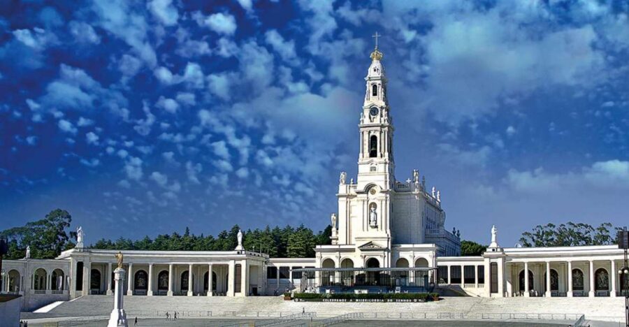 Fátima: Half-Day Tour - The Our Lady of Fátima Basilica: your first big emotional anchor