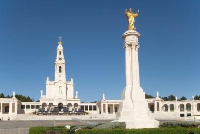 Fátima, Nazaré, and Óbidos: Small Group Tour From Lisbon - The 9-hour loop that makes Central Portugal make sense