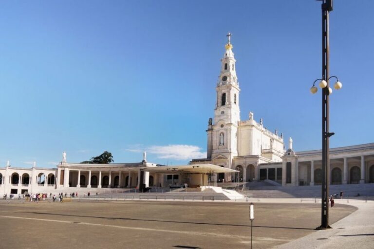 Fátima, Nazaré, and Óbidos: Small Group Tour From Lisbon - From Lisbon Riders to Fátima: riding time that sets expectations