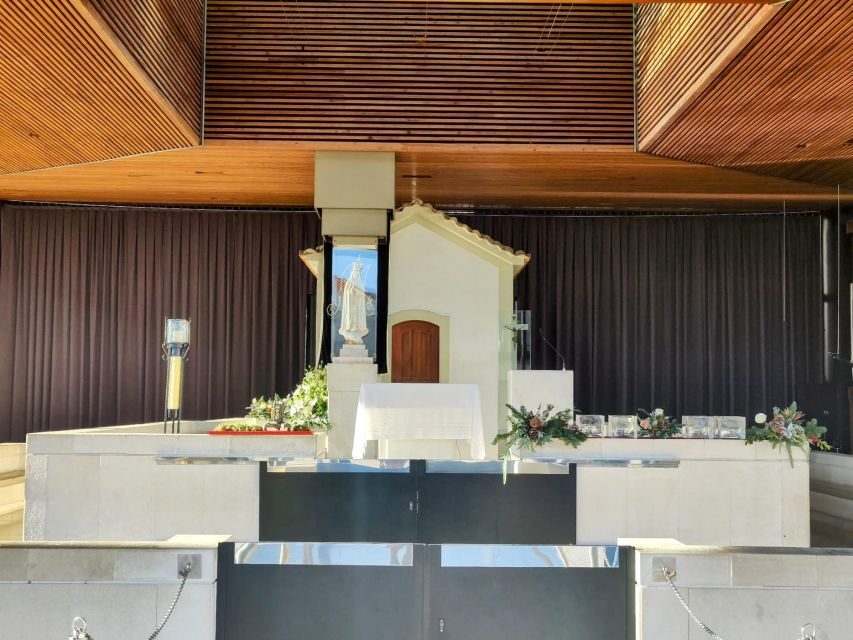 Fátima Private Tour: Shrine| Sacred Path |Shepherds House - Basilica of the Most Holy Trinity: first impressions and what to watch for