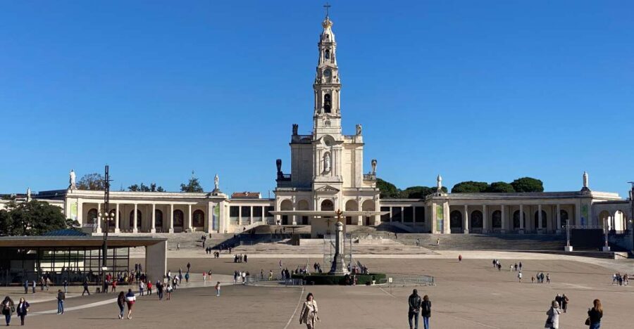 From Lisbon: Fátima, Batalha, Nazaré, and Obidos Tour by Van - Key moments worth planning for