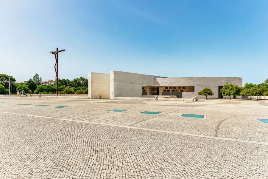 From Lisbon: Fatima Batalha Nazaré & Óbidos Small-Group Tour - Price and value: is $79 a good deal for 9 hours?