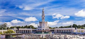From Lisbon: Fátima, Nazaré, Batalha, and Óbidos Guided Tour - Getting moving: Lisbon pickup, the ride, and how to plan your day