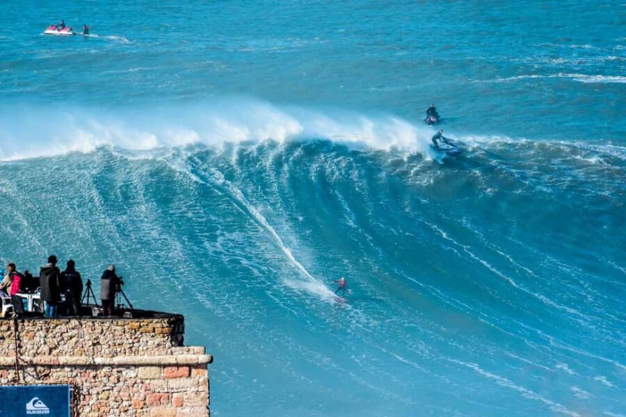 From Lisbon: Nazare Big Waves and Óbidos Guide Day Trip - Getting to the Coast: Pickup Options and the Van Timeline
