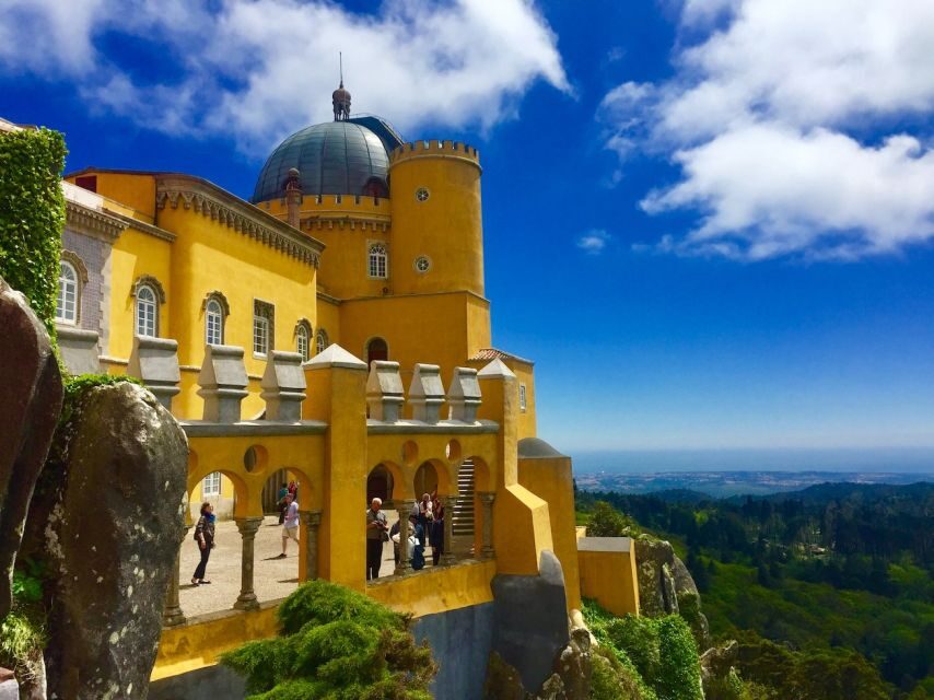From Lisbon: Pena Palace, Regaleira, Sintra & Cascais Tour - Sintra Old Town timing: breaks, lunch, photos, and shopping time
