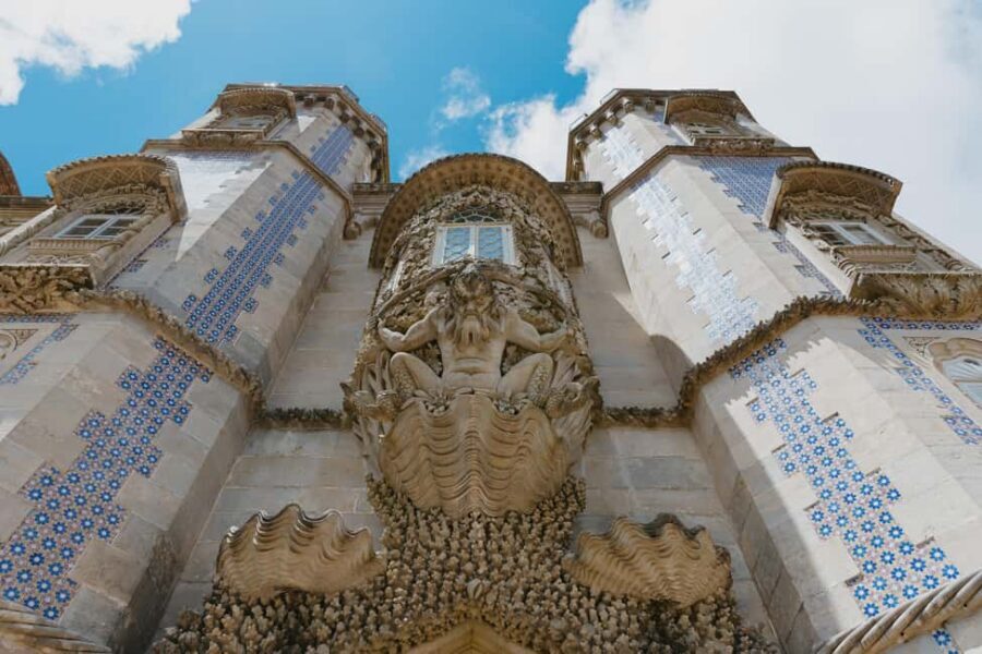 From Lisbon: Sintra, Regaleira and Pena Palace Guided Tour - A dawn start that makes Sintra feel easier