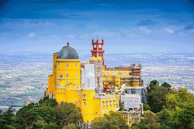 Full-Day Private Sintra Tour with Wine Tasting and Pena Palace - Lisbon pickup to Sintra center: getting your bearings fast