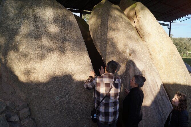 Half Day Megaliths Cromlech Tour from Evora by Archaeologists - The Menir of Almendres: A Short Walk With Big Atmosphere