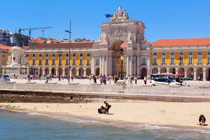 Historical Walking Tour of Lisbon - Largo do Carmo: Convento do Carmo and the Carnation Revolution link