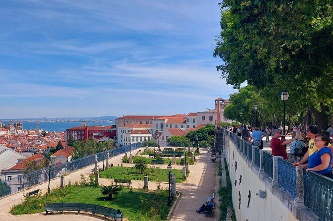 Historical Walking Tour of Lisbon - Praça Dom Pedro IV (Rossio): start with the city’s long memory