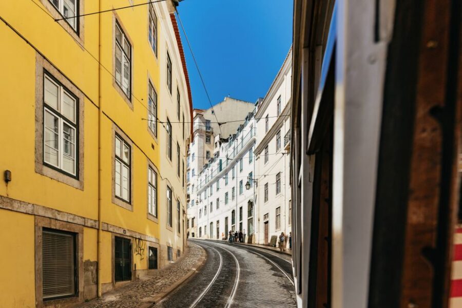 Lisbon: 72/96-Hour Hop-On Hop-Off Bus, Tram & Boat Ticket - Using the Included Carris Public Trams Without Overthinking It