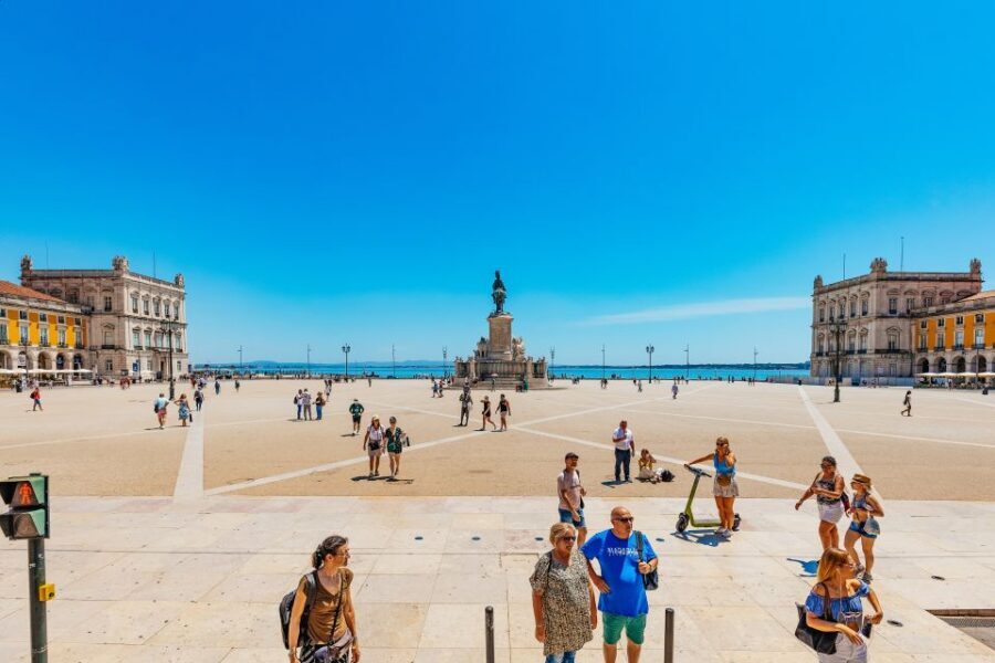 Lisbon: Amphibious Sightseeing Tour - The land portion: Lisbon streets, stories, and quick context