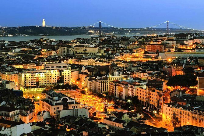 Lisbon: Authentic Fado Show, Dinner and Night Tour - Alfama photo stop: where the night mood starts