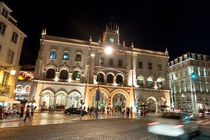 Lisbon: Authentic Fado Show, Dinner and Night Tour - Night sightseeing by minivan: landmarks with less friction
