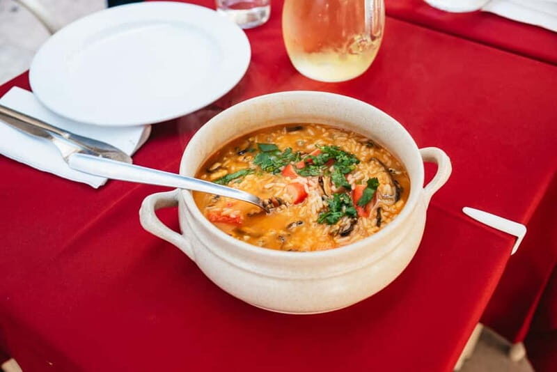 Lisbon: Baixa District Food Tour with Dinner and Drinks - Food you actually come for: the three wonders plus the starters