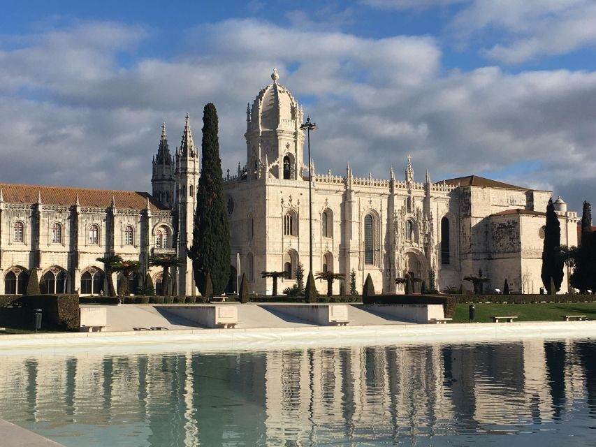 Lisbon: Belem Walking Tour with Jeronimos Monastery Ticket - The river walk to the Monument to the Discoveries