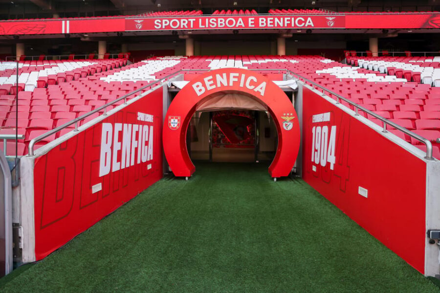 Lisbon: Benfica Luz Stadium Tour with Souvenir Scarf - Eagle Hall and the “Hall of Fame” moment with VR