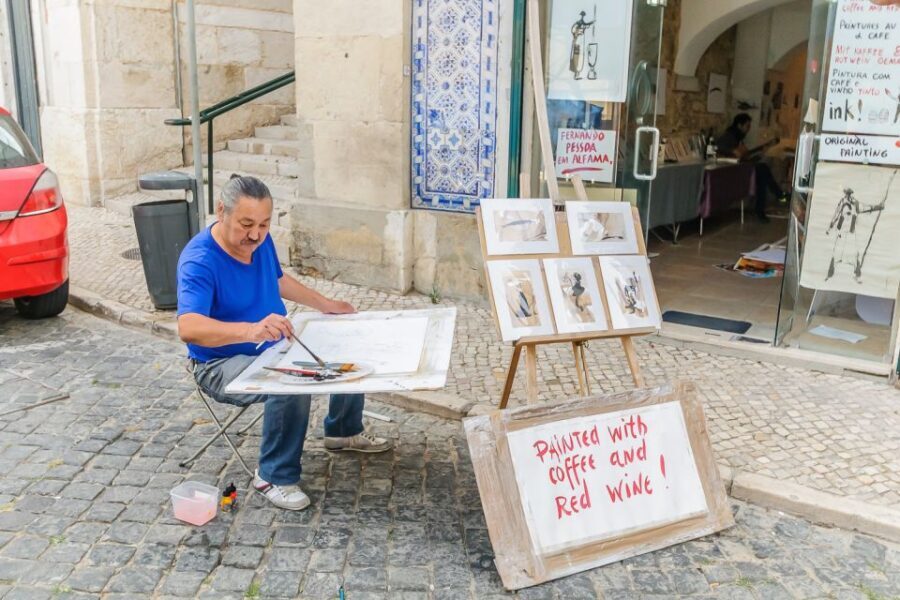 Lisbon: Best of City Private Walking Tour - Finishing at Praça do Comércio: Open Space and Easy Navigation