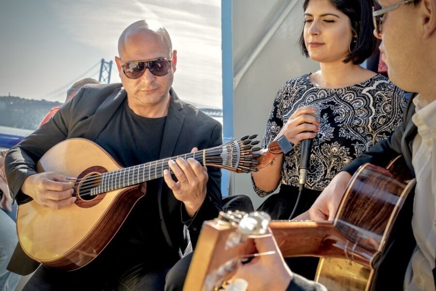 Lisbon: Boat Cruise with Live Fado Performance and a Drink - Fado on the Tagus: the 1-hour rhythm you’ll actually feel