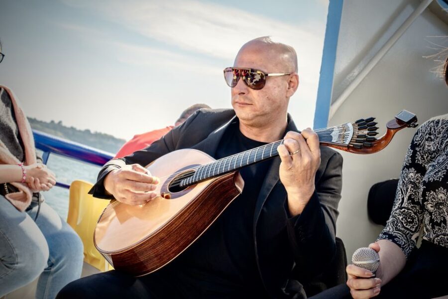Lisbon: Boat Cruise with Live Fado Performance and a Drink - Route highlights: Cais do Sodré, Terreiro do Paço, Cacilhas, Alfama