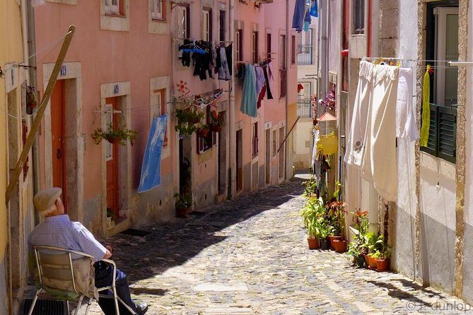 Lisbon by Night Tour: Fado Show and Dinner with Pick-up - What to Wear and How Much Walking to Expect