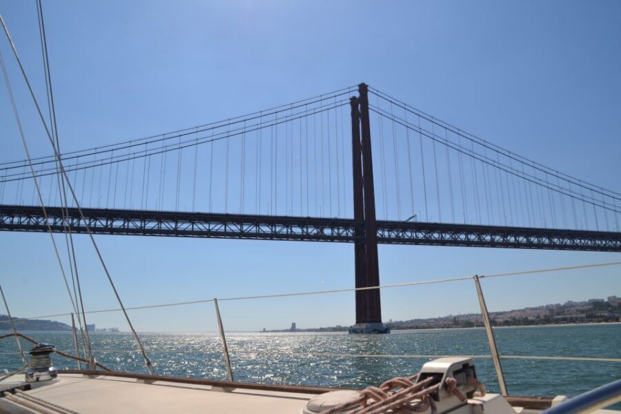 Lisbon: Champagne Sailing Tours - Belém Tower and the monuments: maritime Lisbon from the shoreline line