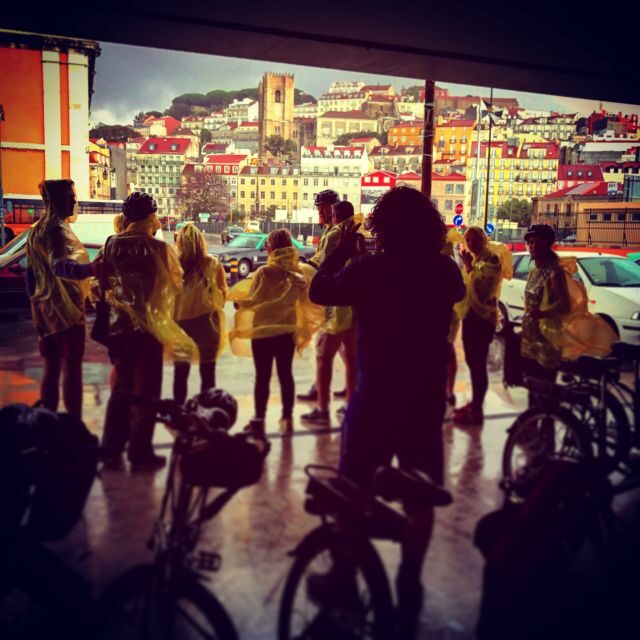 Lisbon: City Highlights and Viewpoints E-Bike Tour - Moorish Quarter and Intendente: quick guided stops with real street character