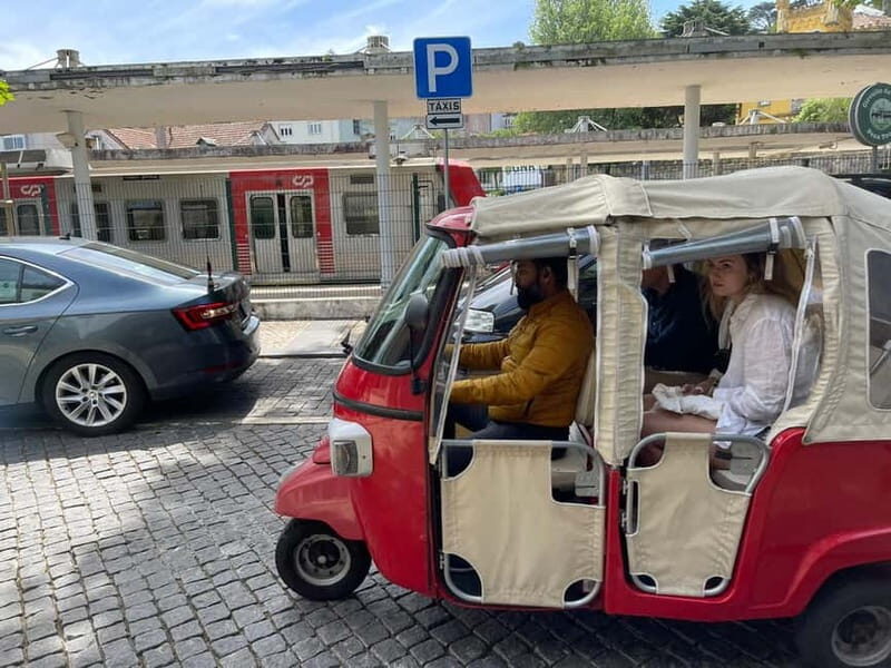 Lisbon: City Highlights Tuk-Tuk Tour with Pickup - Alfama and Graça: old streets, less stair sweat