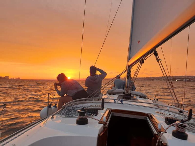 Lisbon: Daytime or Sunset Boat Cruise with History and Wine - The Main Sailing Section: Where the Sunset Really Happens