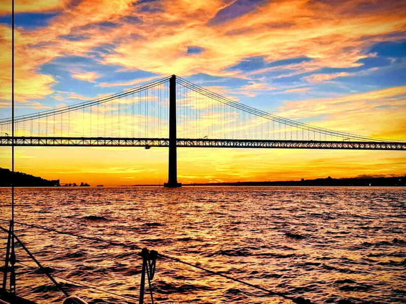 Lisbon: Daytime or Sunset Boat Cruise with History and Wine - Belem Tower and Jerónimos Monastery: Photos Plus Meaning