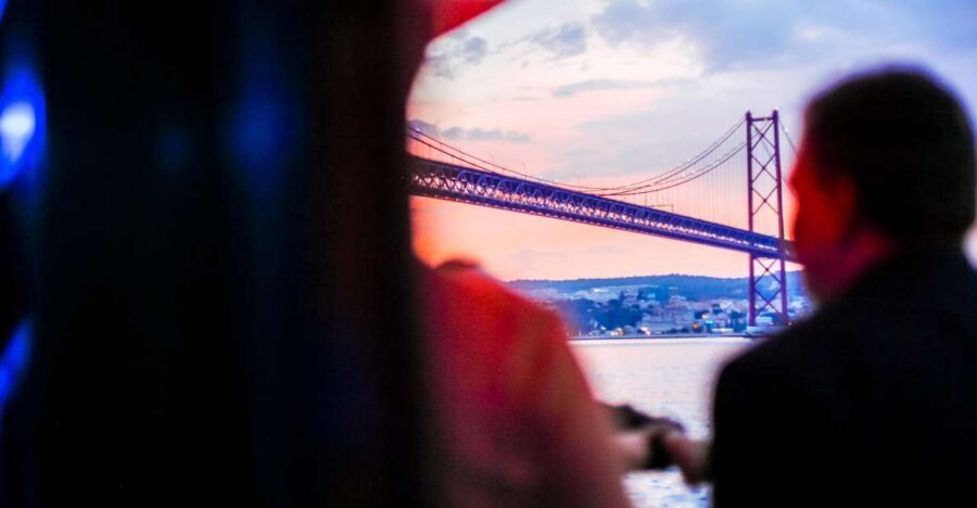 Lisbon: Disco Night Cruise with DJ and Open Bar - Why Lisbon looks better from the Tagus at night