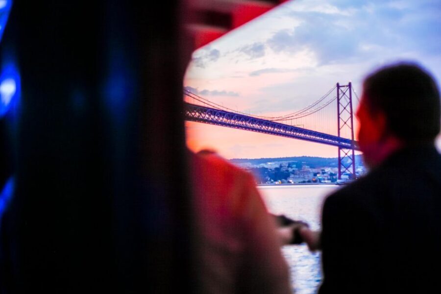 Lisbon: Disco Night Cruise with DJ and Open Bar - Boarding at Estação Fluvial Sul e Sueste: finding the right dock fast