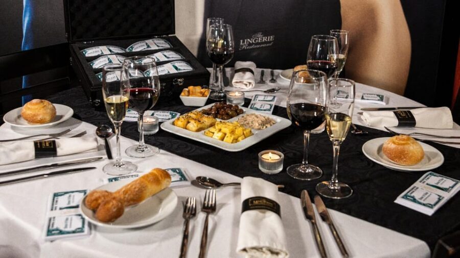 Lisbon: Erotic Cabaret Show and Dinner - Timing tips and what to expect when you arrive