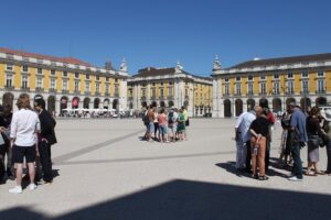 Lisbon Essential Walking Tour: History, Stories and Lifestyle - São Pedro de Alcântara Miradouro and São Roque: Views Plus Real Art Inside