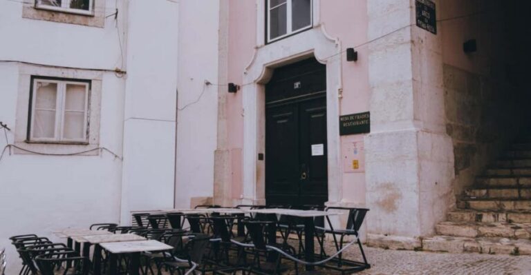 Lisbon: Fado Night with Dinner in a Typical Fado House - The Fado Performance: Why a Small Room Changes Everything