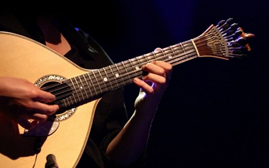 Lisbon: Fado Show and Portuguese Dinner - From Praça Luís de Camões to Bairro Alto in a calm, guided start