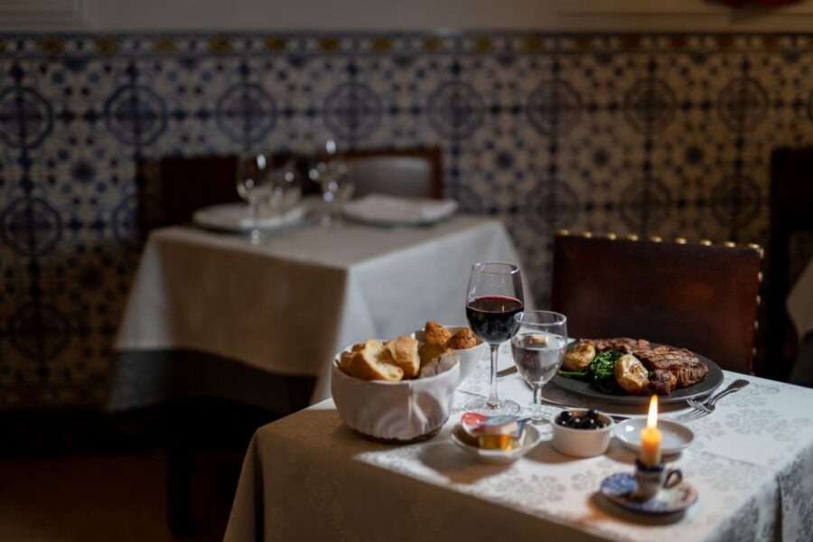 Lisbon: Fado Show and Portuguese Dinner - Dinner at a Fado house: what’s included, and what to expect from the meal