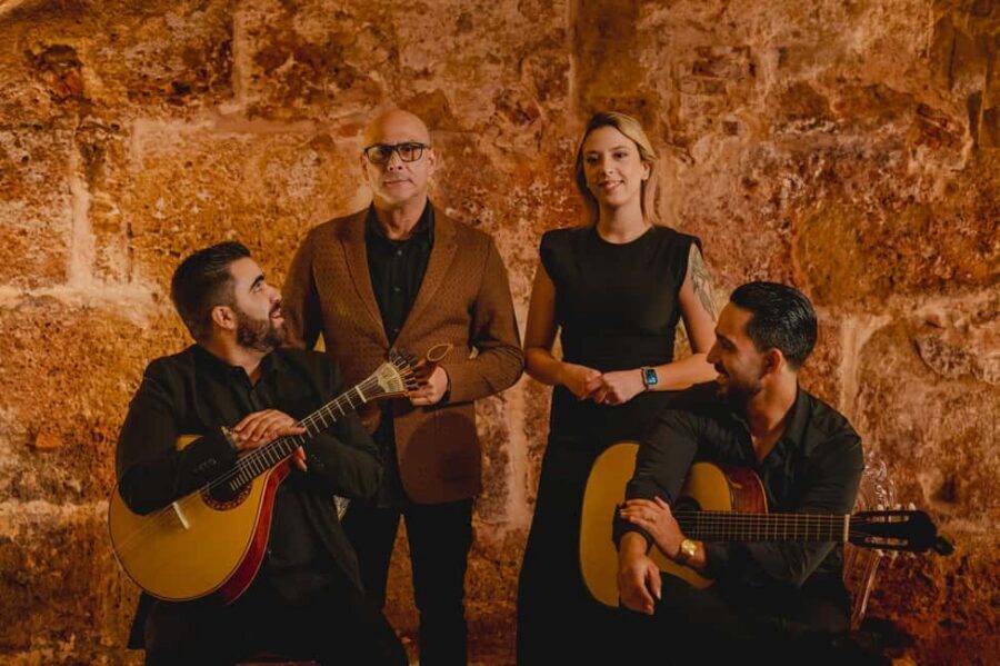 Lisbon: Fado Show with Wine in a Historic Venue - What you learn about Fado between the songs