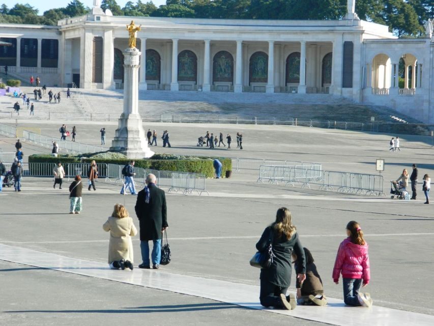 Lisbon: Fatima, Batalha, Nazare and Obidos Tour Hotel Pickup - Guides Matter More Than You Think