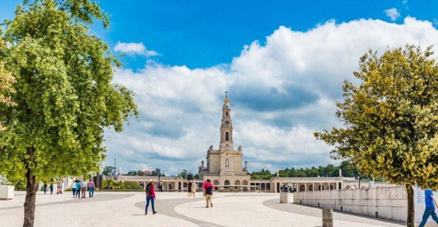 Lisbon: Fatima, Batalha, Nazare and Obidos Tour Hotel Pickup - Fatima Sanctuary: A Pilgrimage Site With Real Emotion
