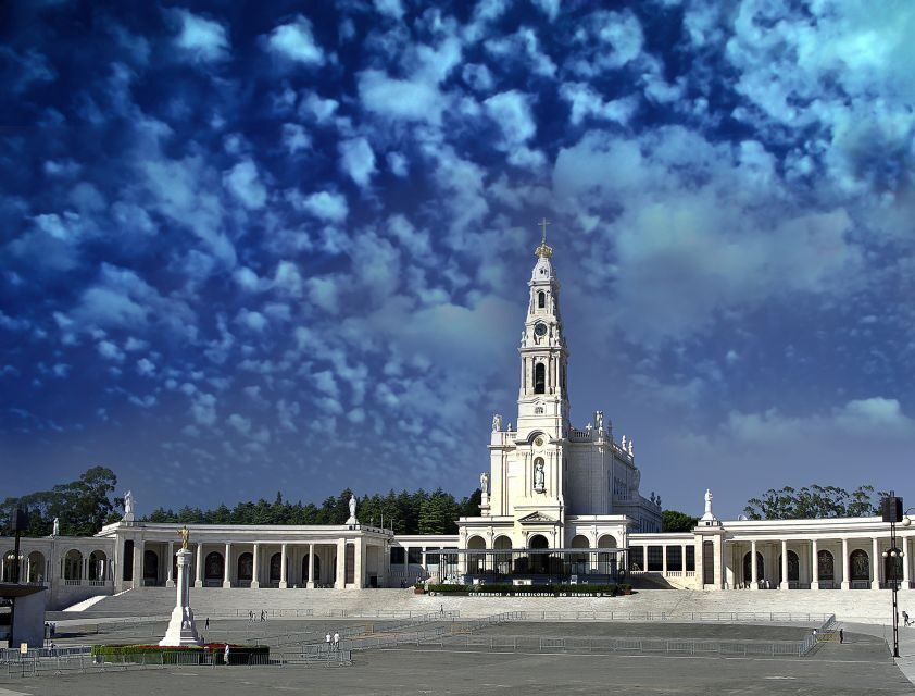 Lisbon: Fátima & The Shepherd Children Home Self-Guided Tour - Inside the Most Holy Trinity Church and Beyond to the Tall Cross